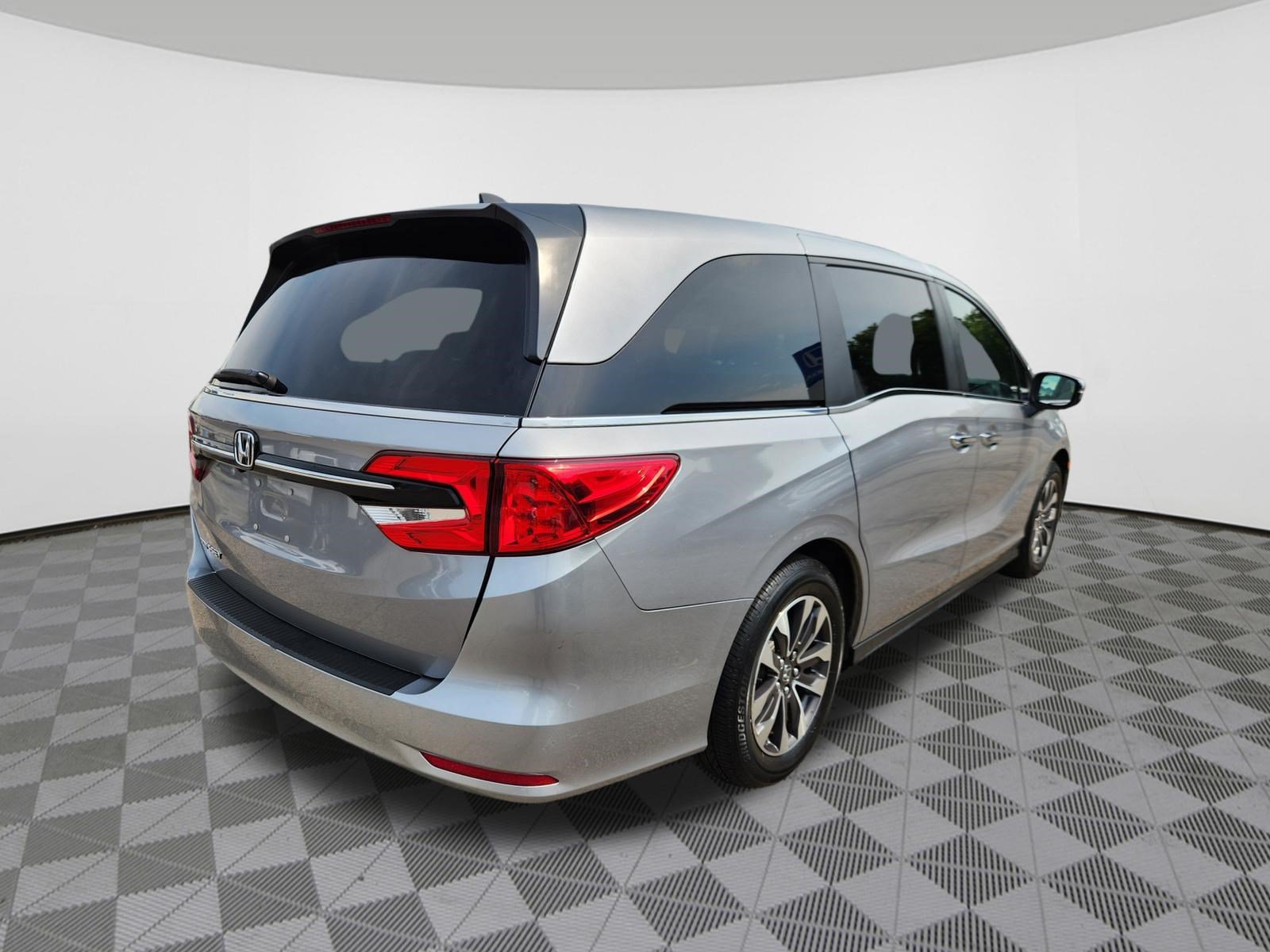 Certified 2024 Honda Odyssey EX-L image 4
