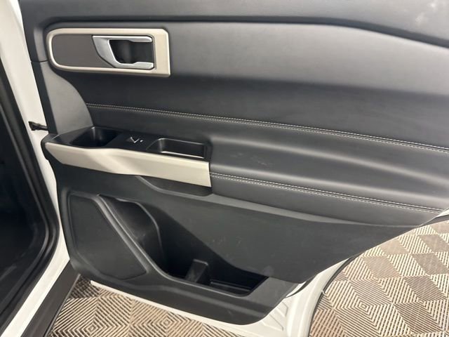 Used 2024 Ford Explorer XLT w/ Equipment Group 202A image 29