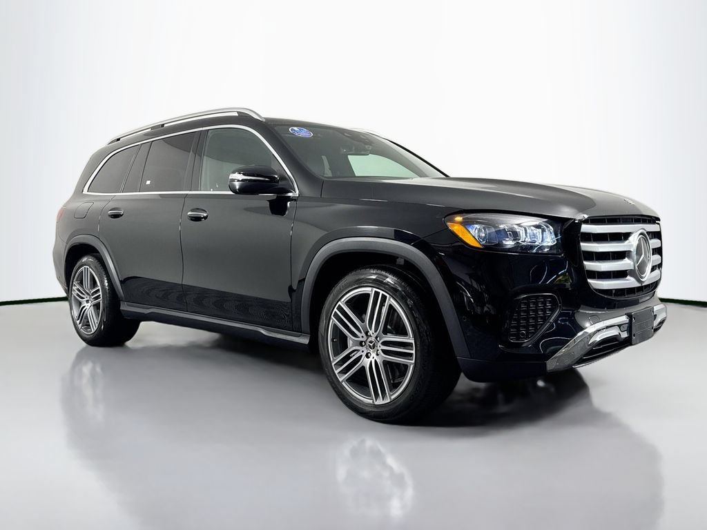 Used 2024 Mercedes-Benz GLS 450 4MATIC image 3