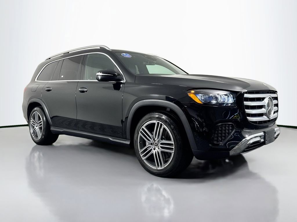 Used 2024 Mercedes-Benz GLS 450 4MATIC image 3