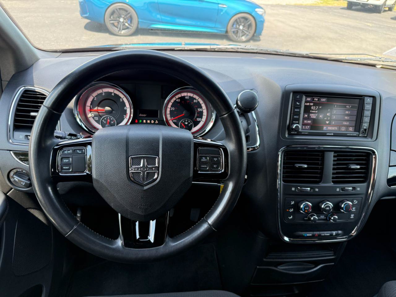 Used 2020 Dodge Grand Caravan SE FWD image 31