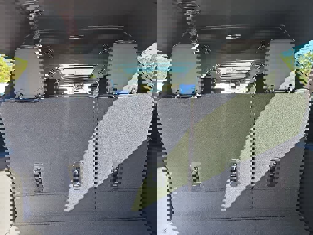 New 2026 Chevrolet Suburban Premier image 32