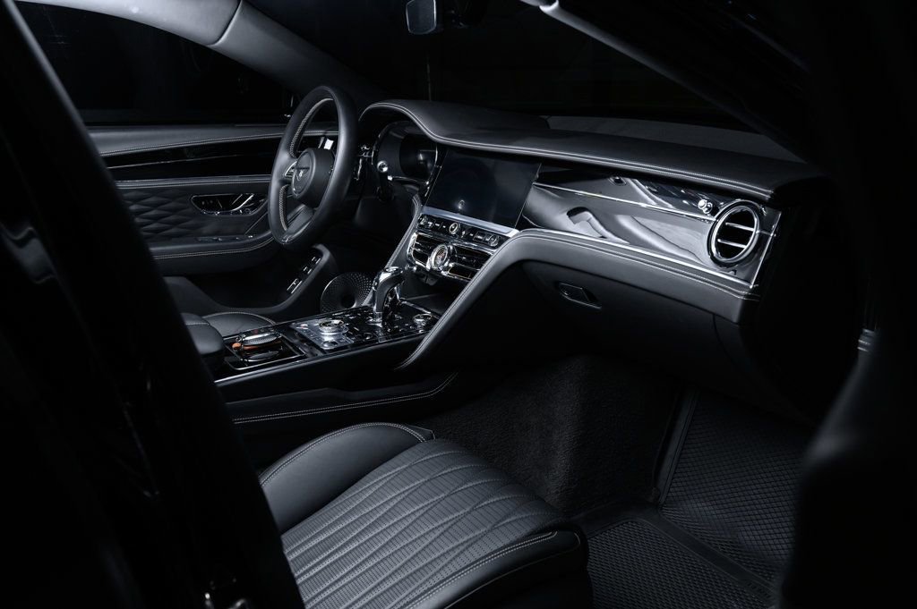 Used 2022 Bentley Flying Spur Plug-In Hybrid AWD/4WD image 10