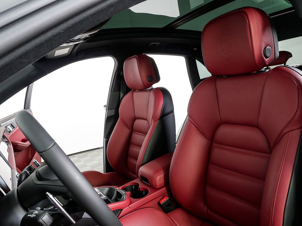 New 2026 Porsche Macan S AWD/4WD image 5