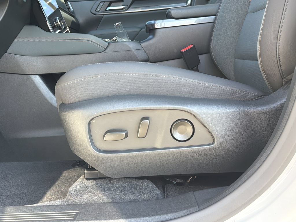 Used 2026 GMC Terrain AT4 w/ Convenience Package III AWD/4WD image 22