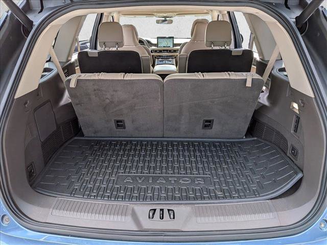 Used 2020 Lincoln Aviator Reserve w/ Equipment Group 202A image 6