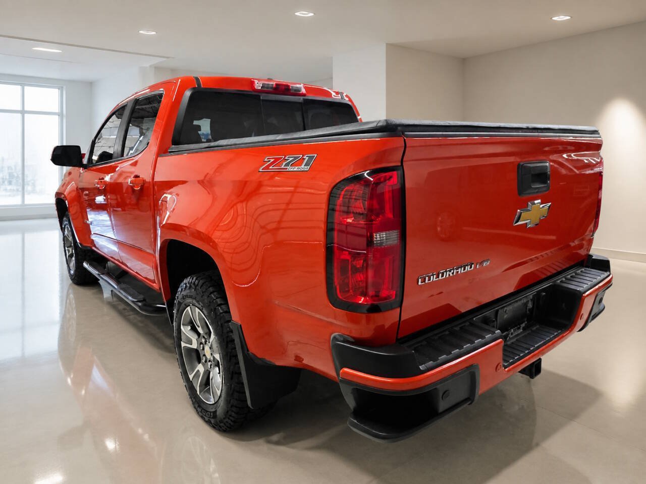 Used 2019 Chevrolet Colorado Z71 AWD/4WD image 3