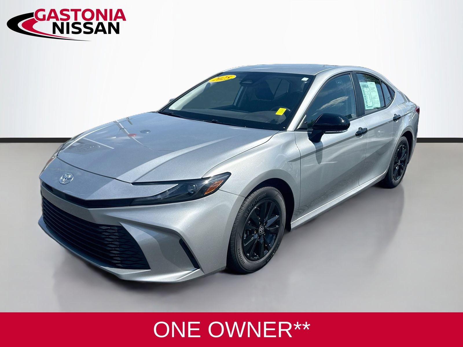 Used 2025 Toyota Camry LE FWD video 3