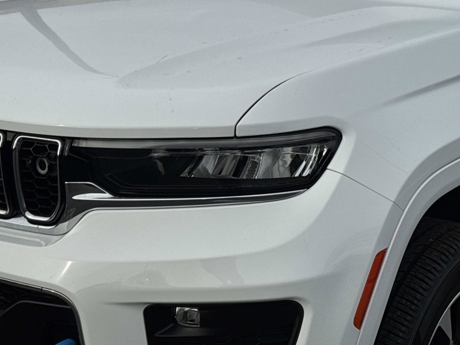 Used 2022 Jeep Grand Cherokee Overland w/ Advanced Protech Group III image 29