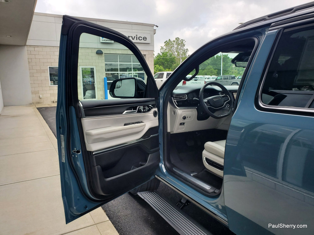 New 2026 Jeep Grand Wagoneer L Summit AWD/4WD image 26
