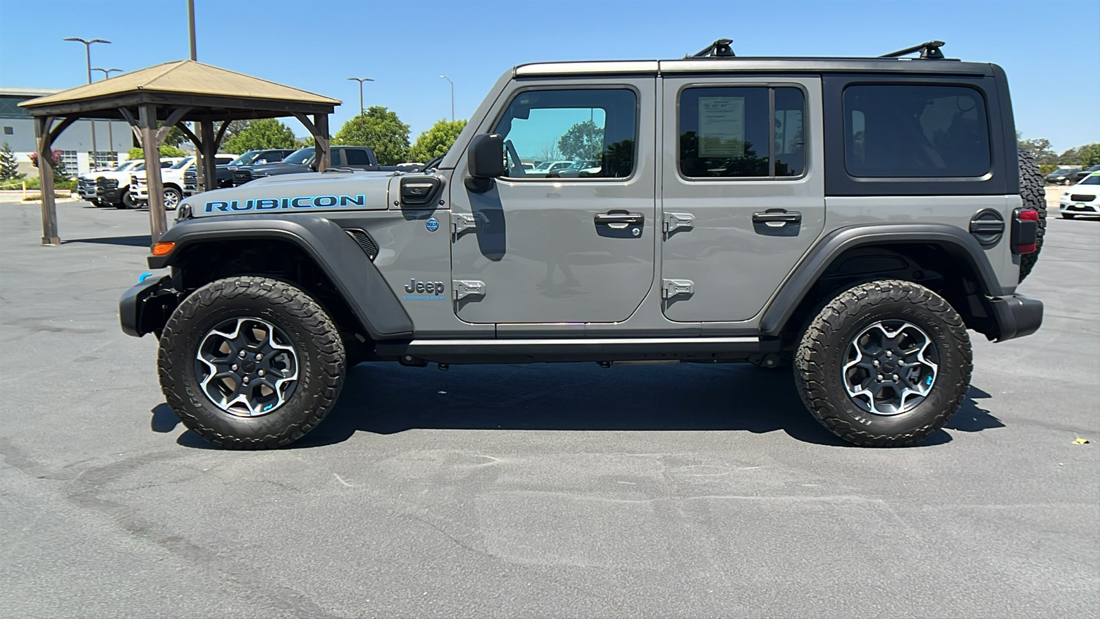 Used 2023 Jeep Wrangler Unlimited Rubicon 4xe w/ Cold Weather Group AWD/4WD image 6