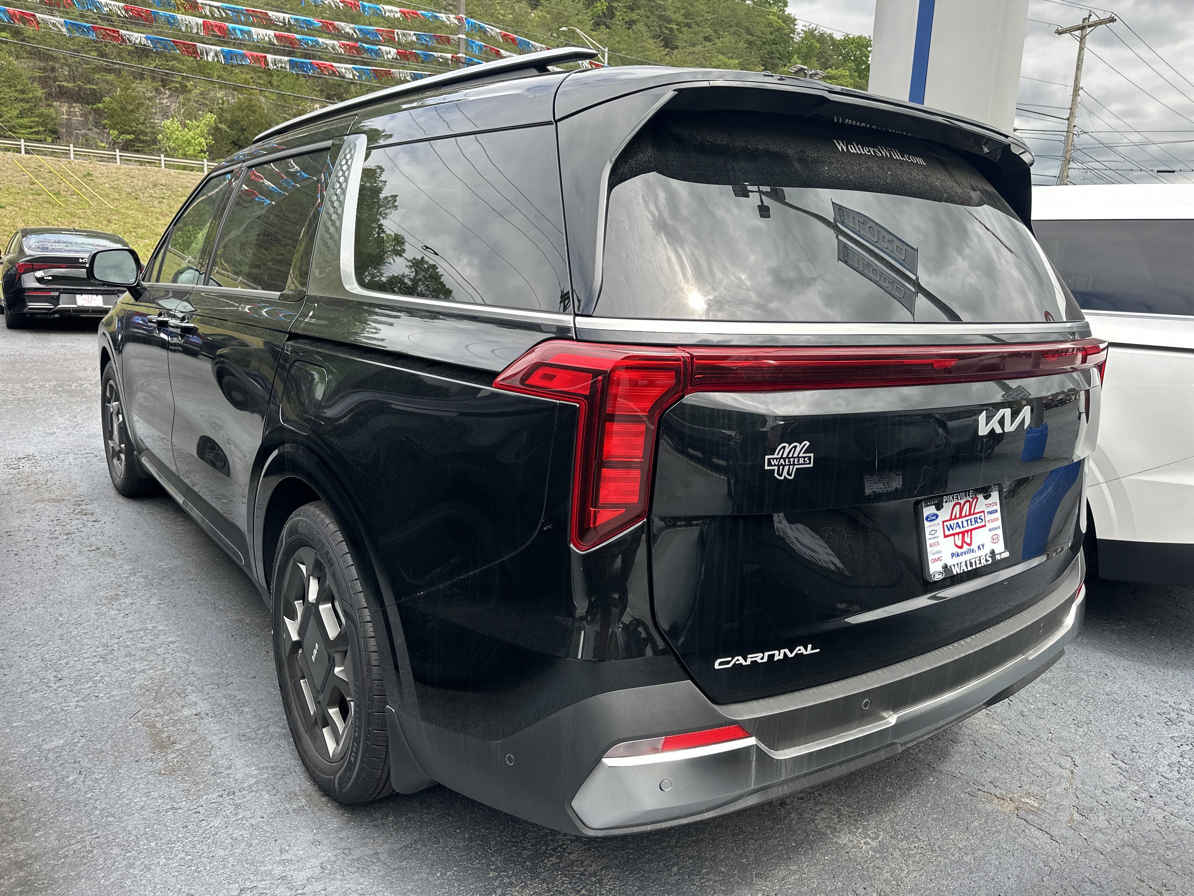 New 2026 Kia Carnival SX FWD image 4