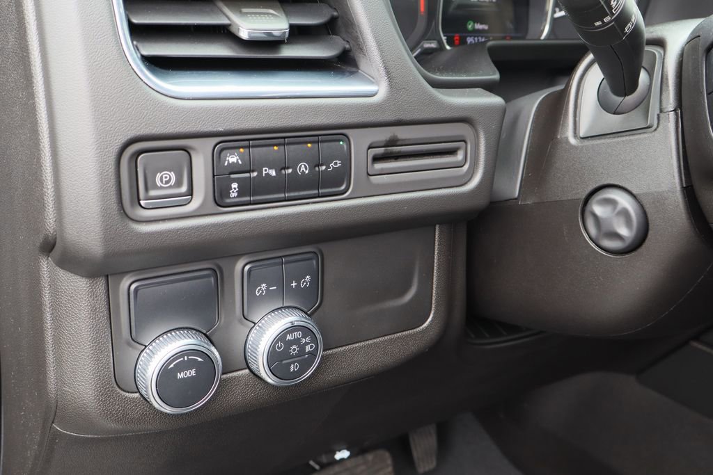 Used 2021 GMC Yukon XL SLT w/ SLT Premium Package RWD image 13