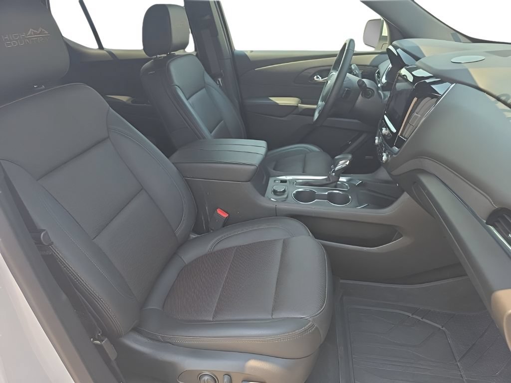 Used 2023 Chevrolet Traverse High Country w/ LPO, Floor Liner Package AWD/4WD image 20