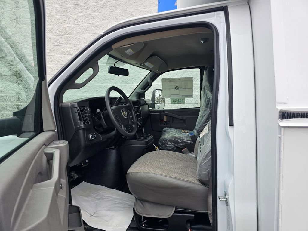 New 2025 Chevrolet Express 3500 w/ Power Convenience Package RWD image 25