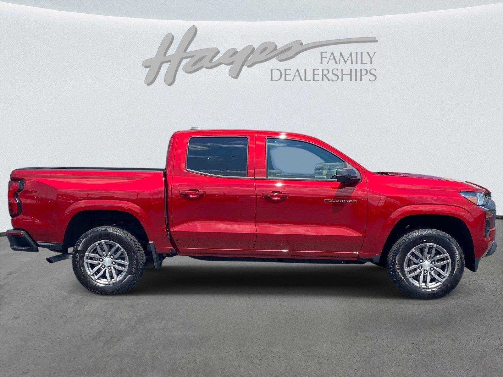 Used 2025 Chevrolet Colorado LT w/ Advanced Trailering Package RWD image 2