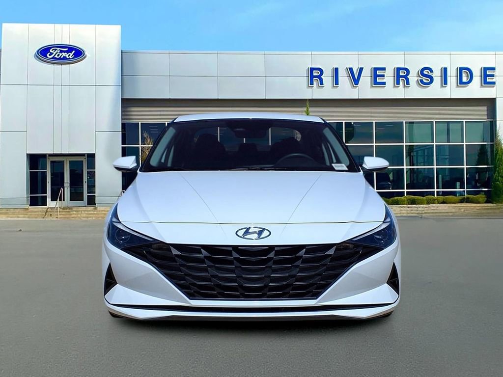 Used 2023 Hyundai Elantra SEL image 2