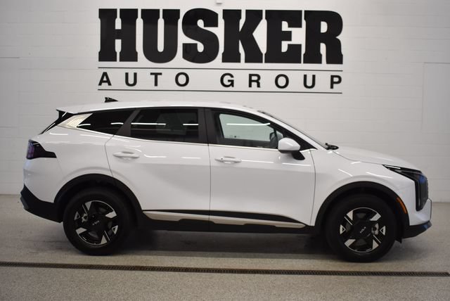 Used 2026 Kia Sportage LX AWD/4WD image 2
