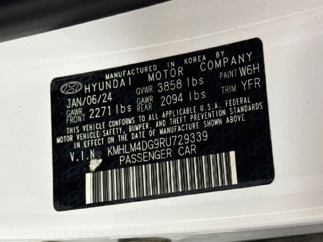 Used 2024 Hyundai Elantra SEL FWD image 30
