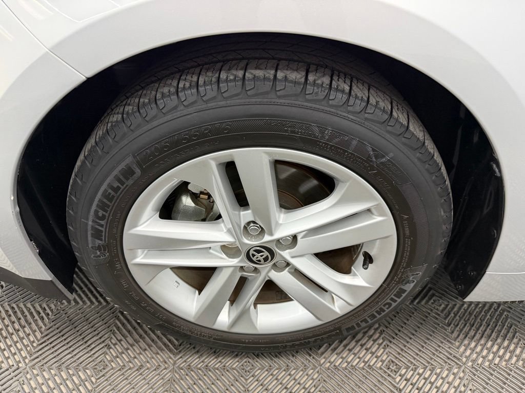 Used 2020 Toyota Corolla SE w/ Carpet Mat Package FWD image 21