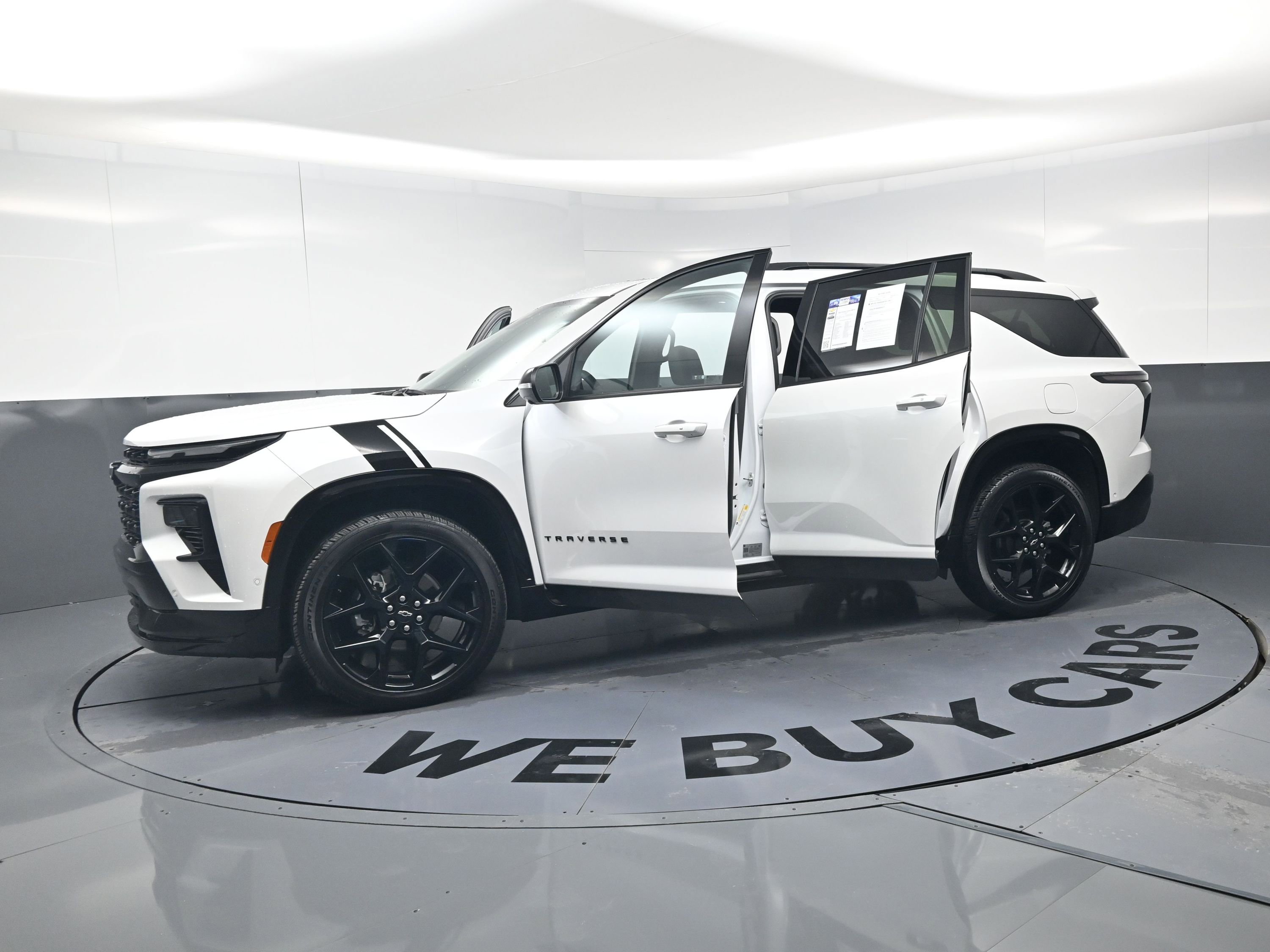 Used 2025 Chevrolet Traverse RS image 22