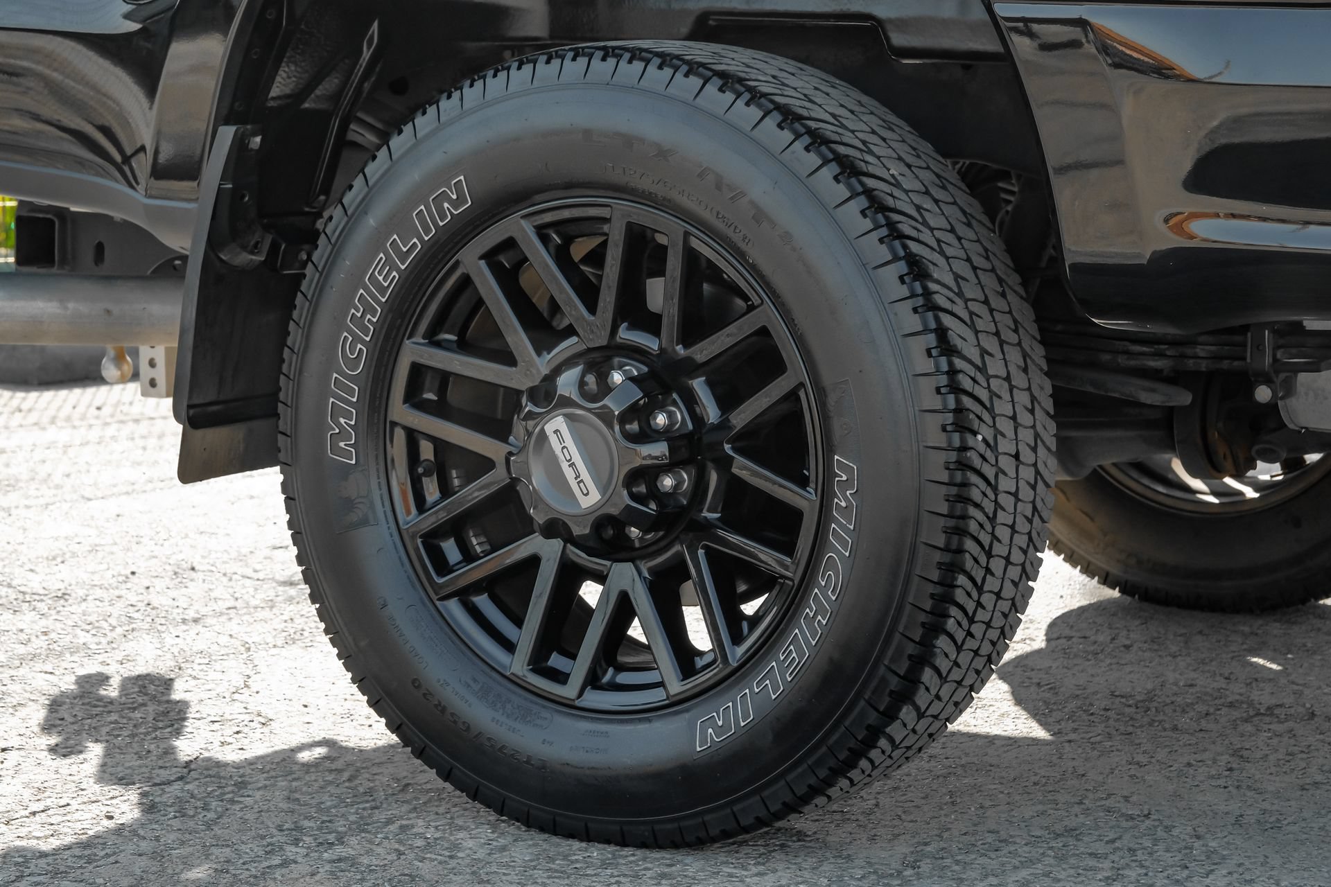 Used 2022 Ford F350 Lariat w/ Black Appearance Package AWD/4WD image 64