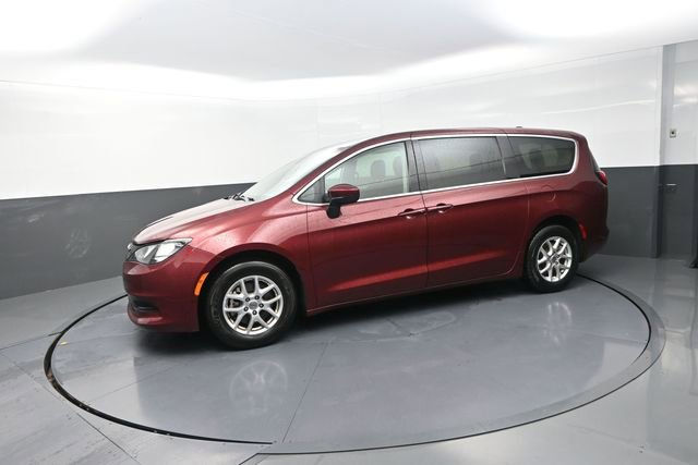 Used 2022 Chrysler Voyager LX FWD image 76