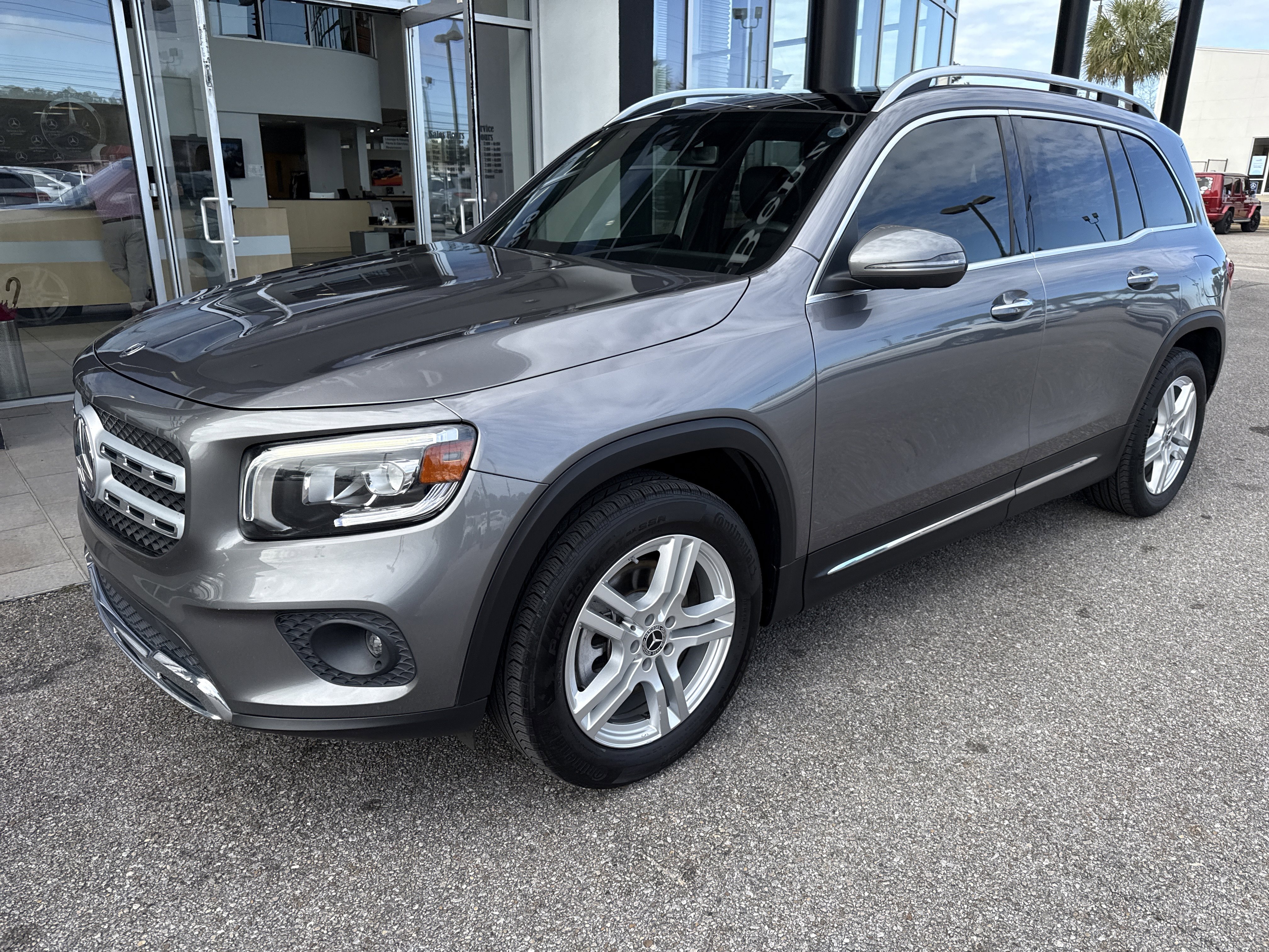 Certified 2020 Mercedes-Benz GLB 250 4MATIC image 1