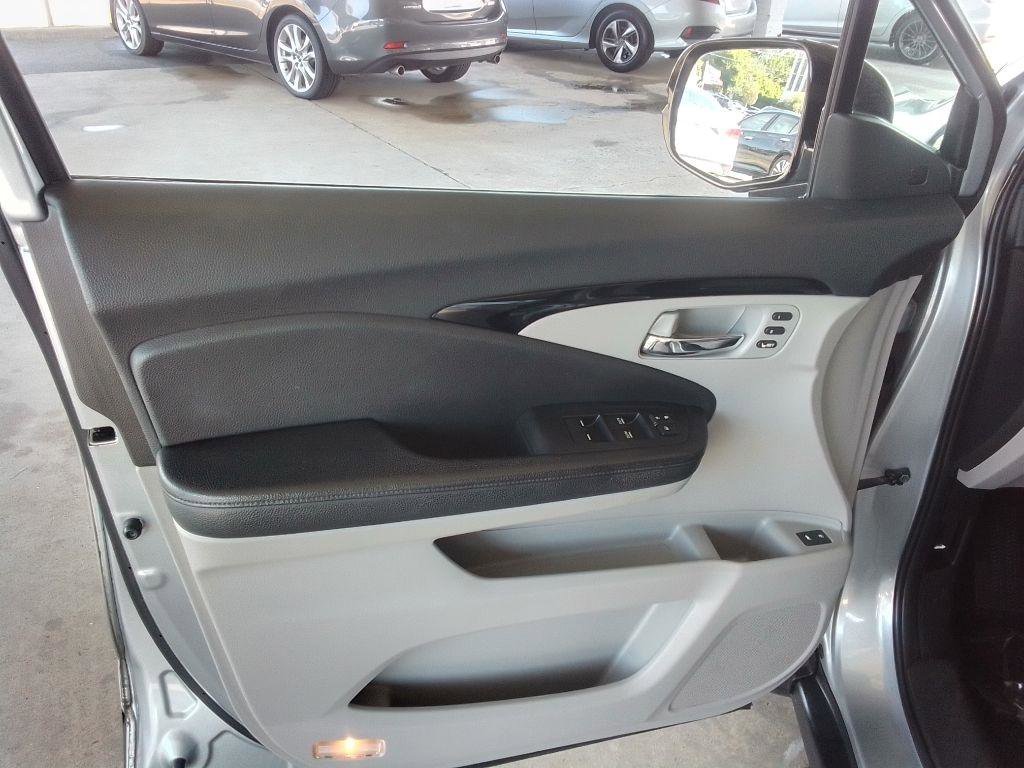 Used 2017 Honda Pilot Elite image 21