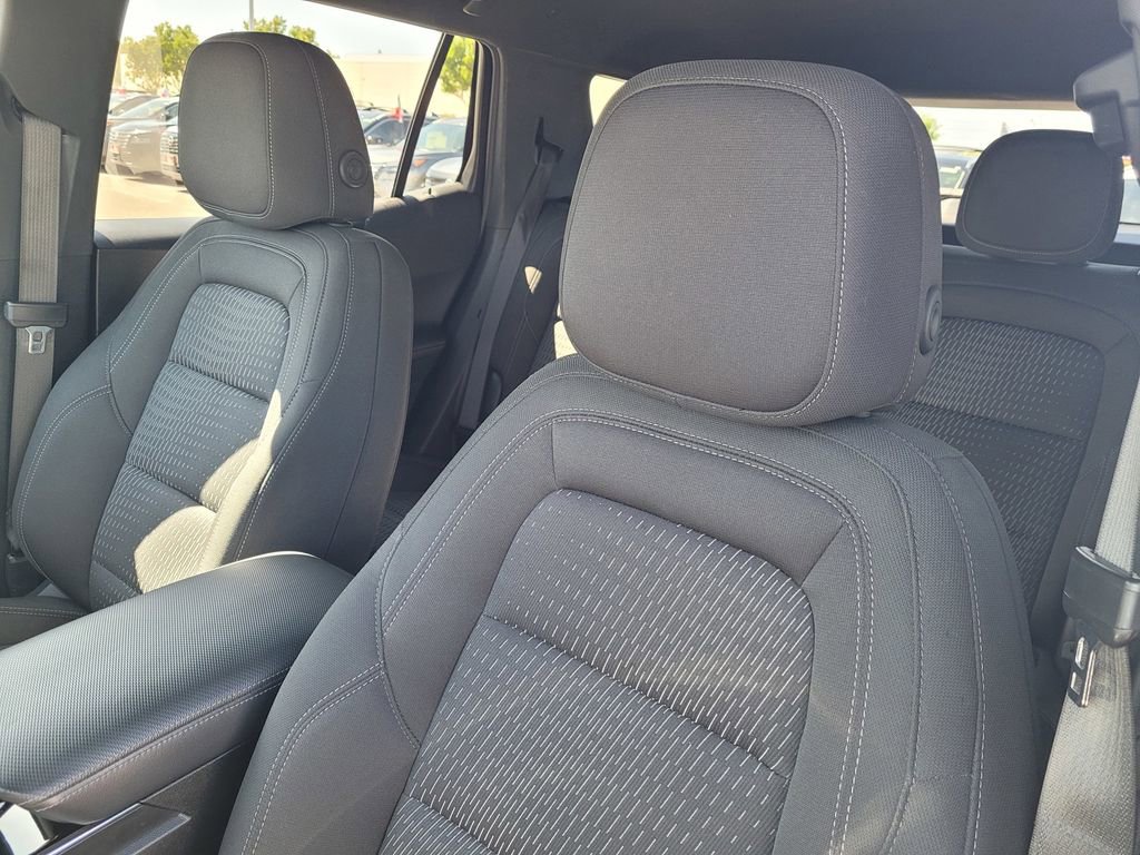 Used 2025 Chevrolet Equinox LT FWD image 12