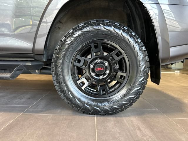 Used 2021 Toyota 4Runner TRD Off-Road AWD/4WD image 39
