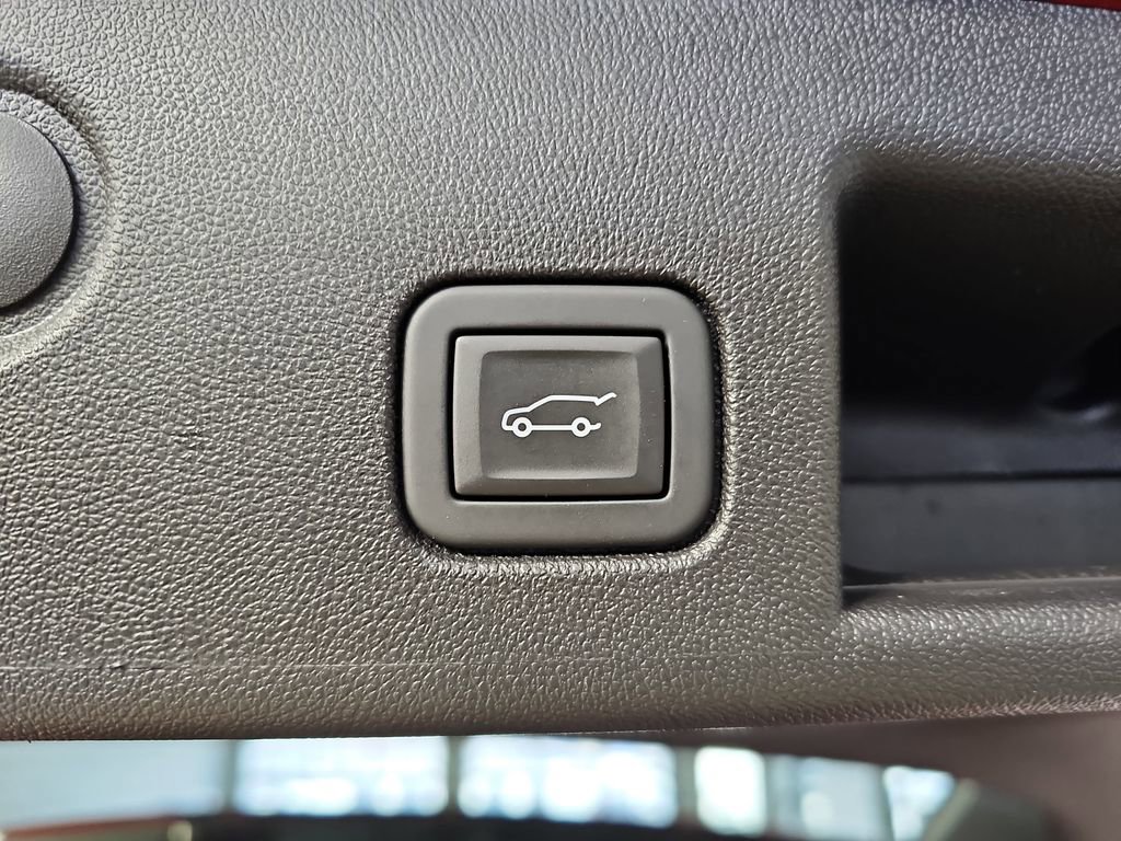 Certified 2024 Chevrolet Equinox LT w/ LPO, Floor Liner Package image 17