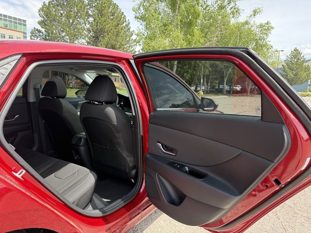 New 2025 Hyundai Elantra SEL w/ Cargo Package image 18