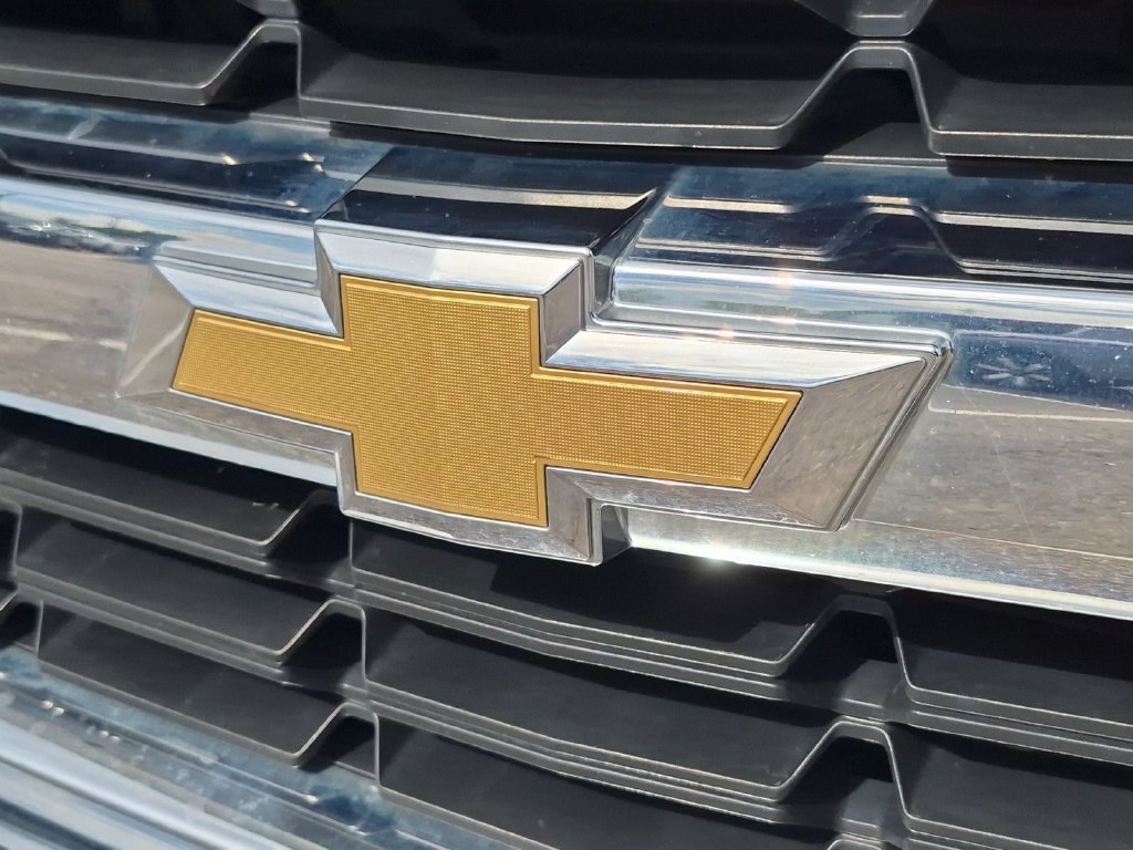 Used 2017 Chevrolet Silverado 1500 LT w/ All Star Edition AWD/4WD image 9