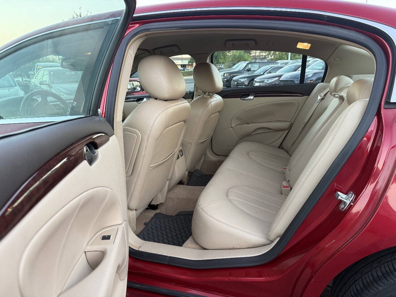 Used 2011 Buick Lucerne CXL w/ Driver Confidence Package FWD image 12