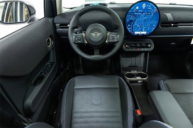 Certified 2025 MINI Cooper S image 4