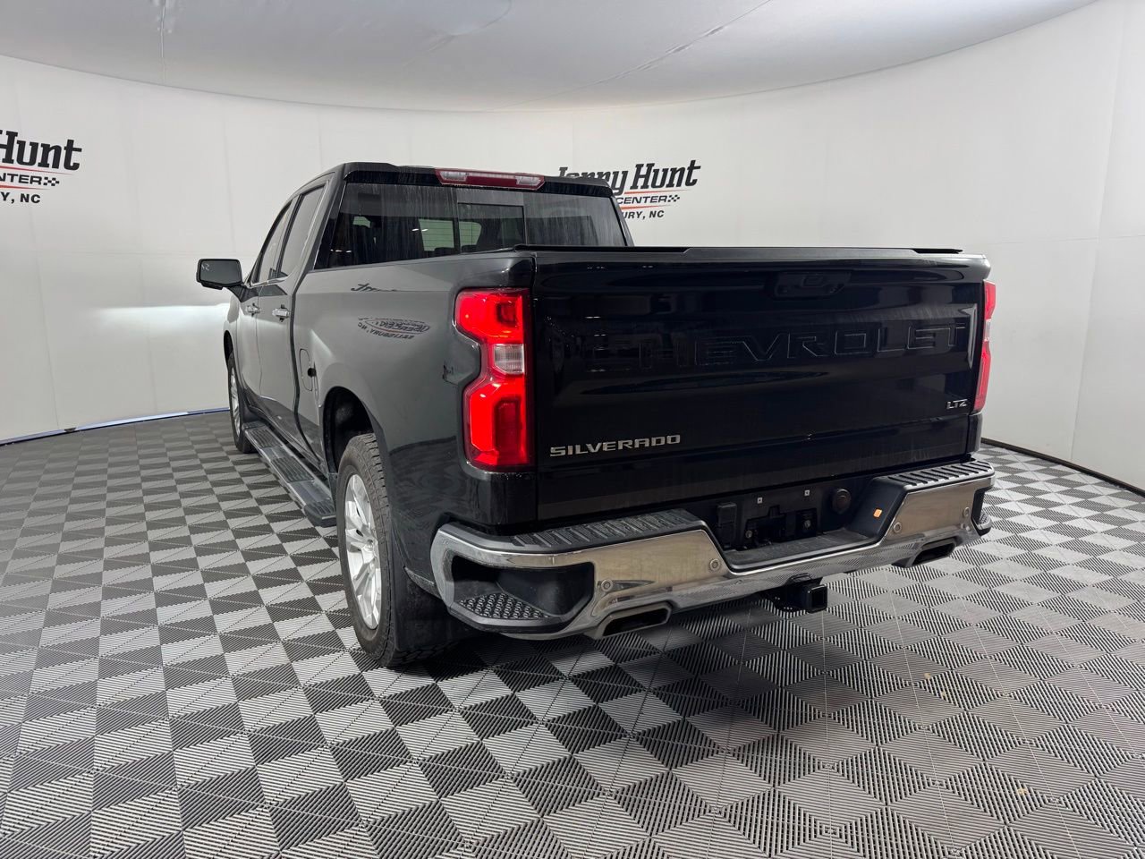 Used 2024 Chevrolet Silverado 1500 LTZ image 7