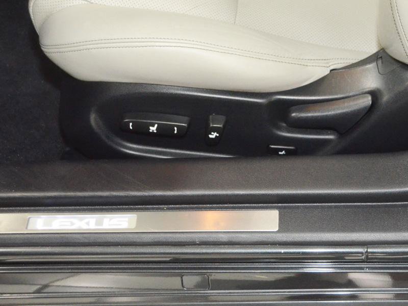 Used 2011 Lexus IS 350C w/ Luxury Pkg image 19