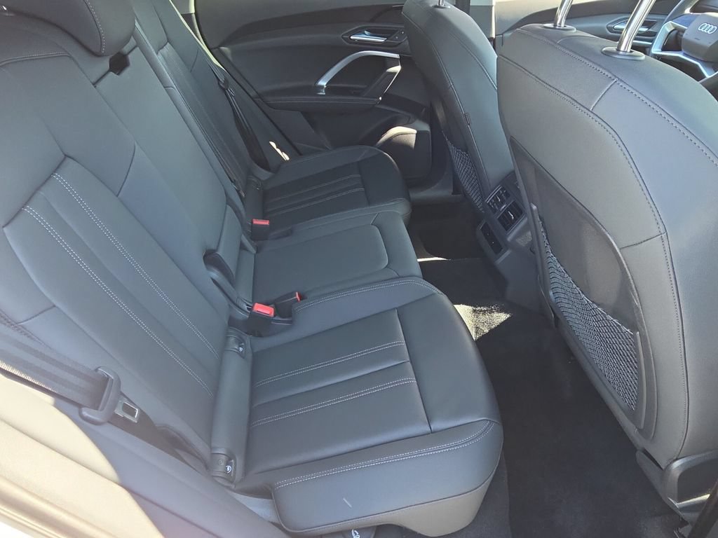 Certified 2025 Audi Q5 Premium w/ Convenience Package AWD/4WD image 18