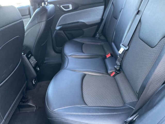 Used 2024 Jeep Compass Latitude AWD/4WD image 21
