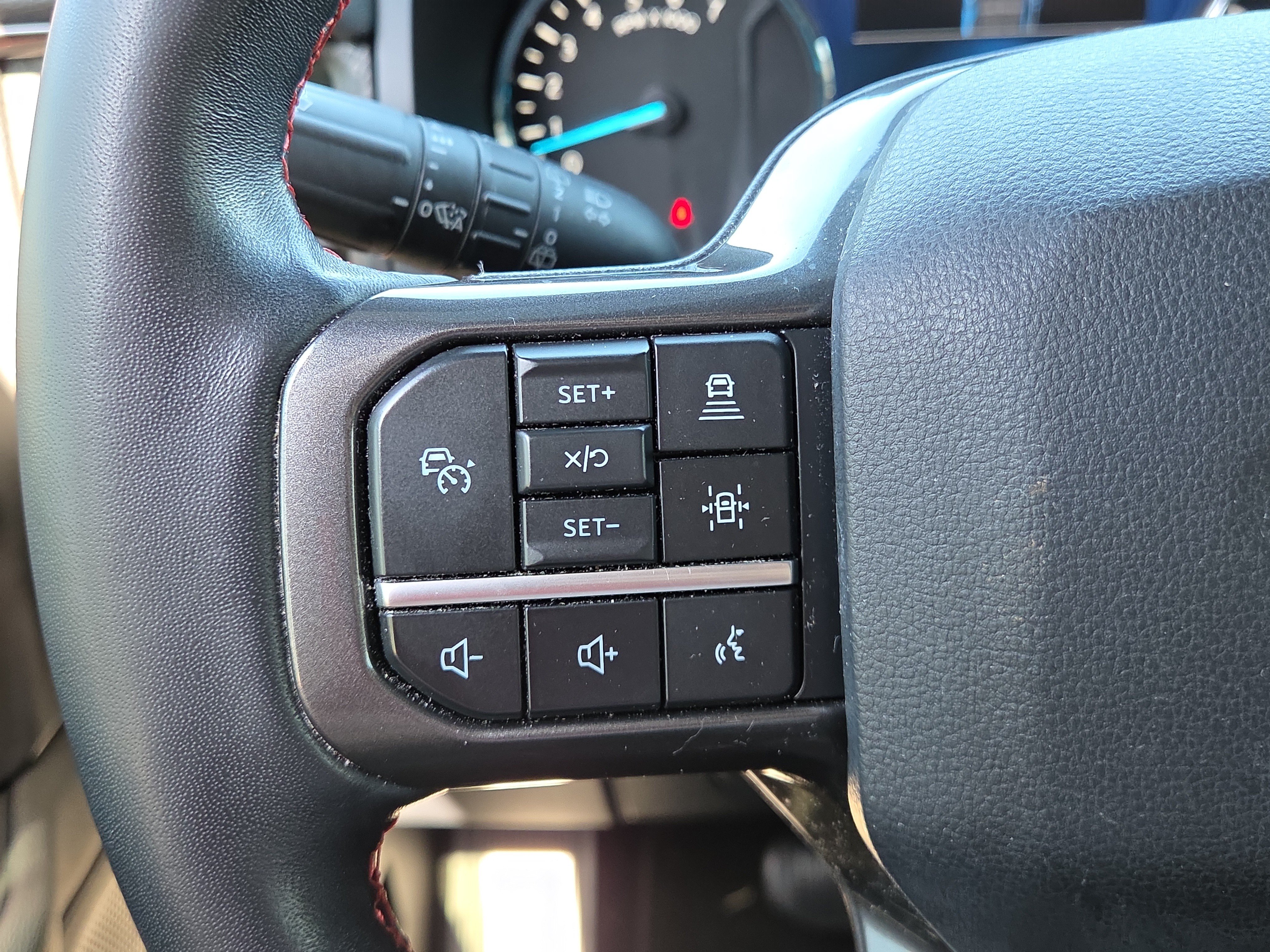 Used 2024 Ford Expedition Limited AWD/4WD image 21