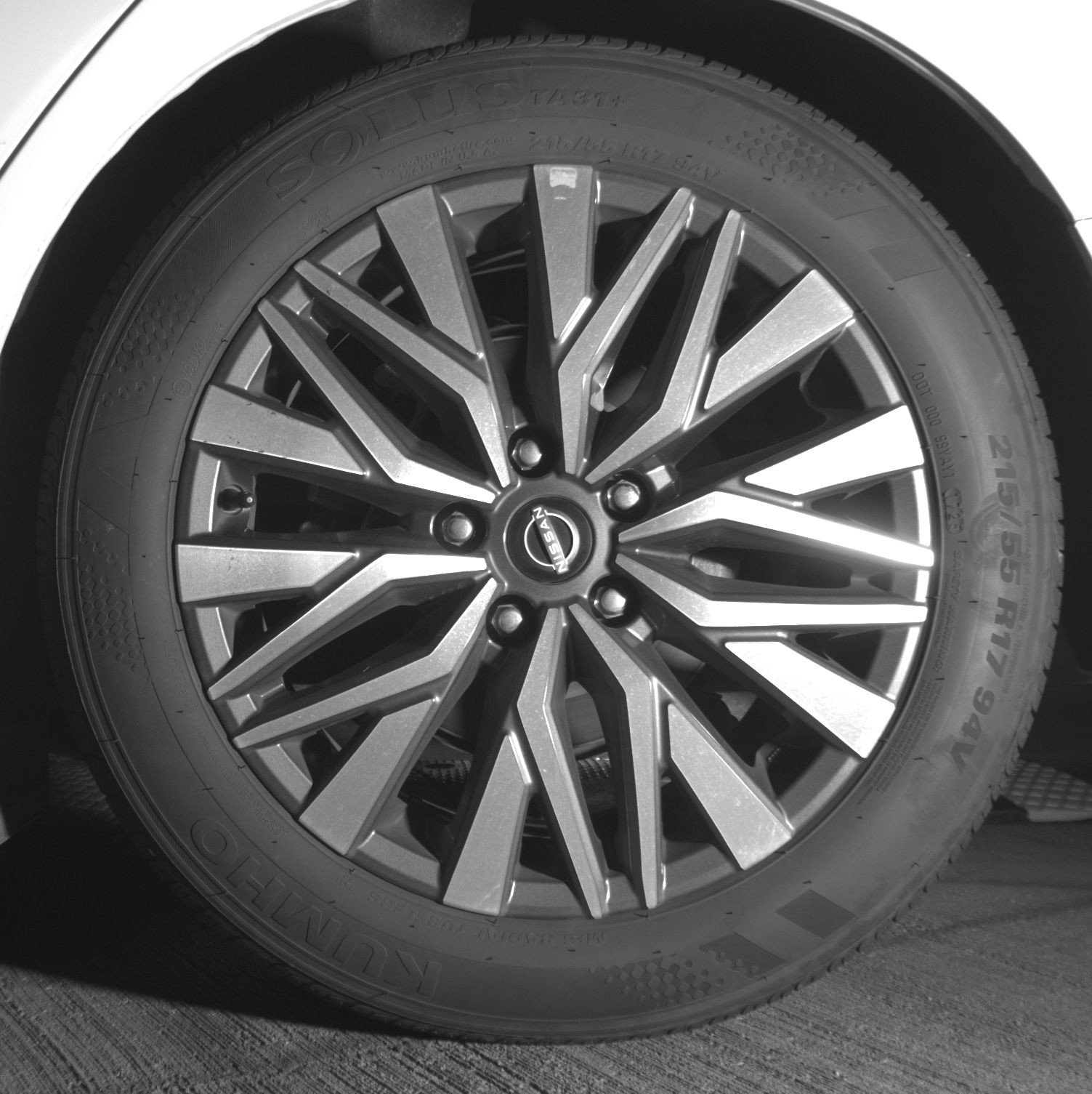 Used 2025 Nissan Altima 2.5 SV FWD image 14