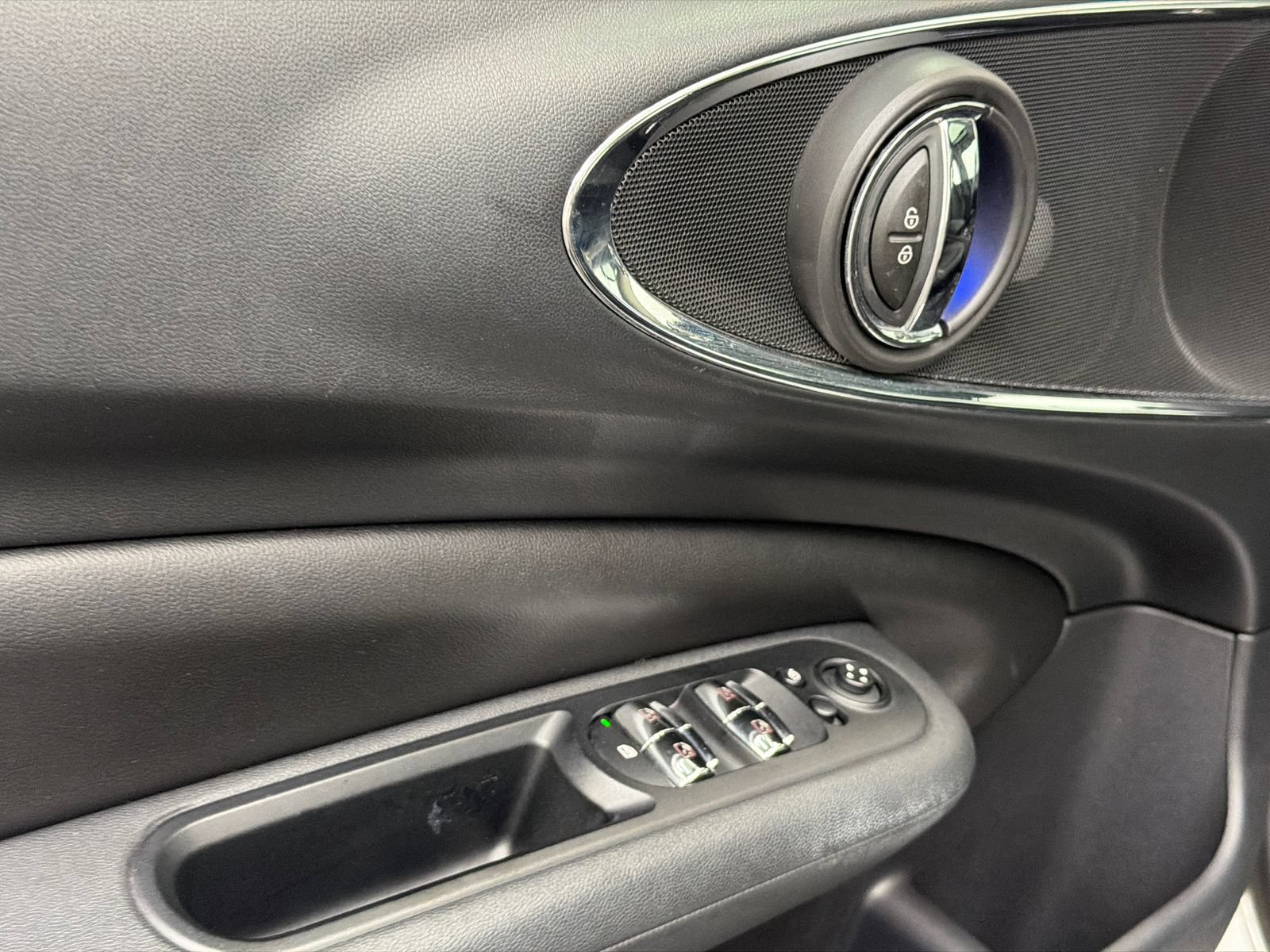 Used 2016 MINI Cooper Clubman FWD image 18
