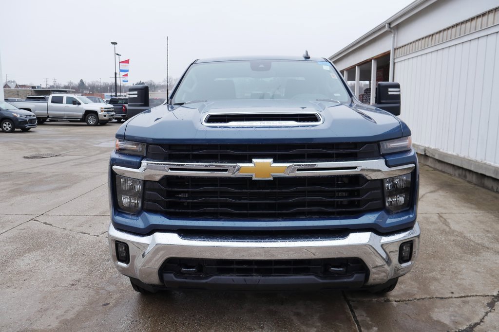 Used 2025 Chevrolet Silverado 2500 LT w/ Convenience Package image 3