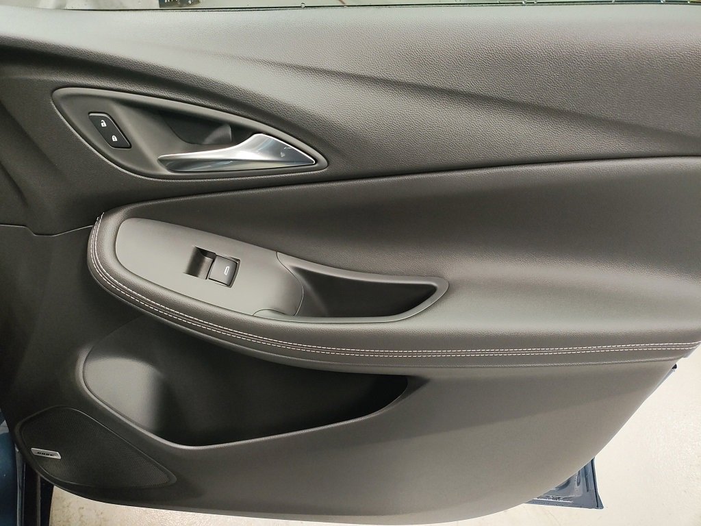 New 2026 Buick Encore GX Avenir w/ Avenir Technology Package image 9