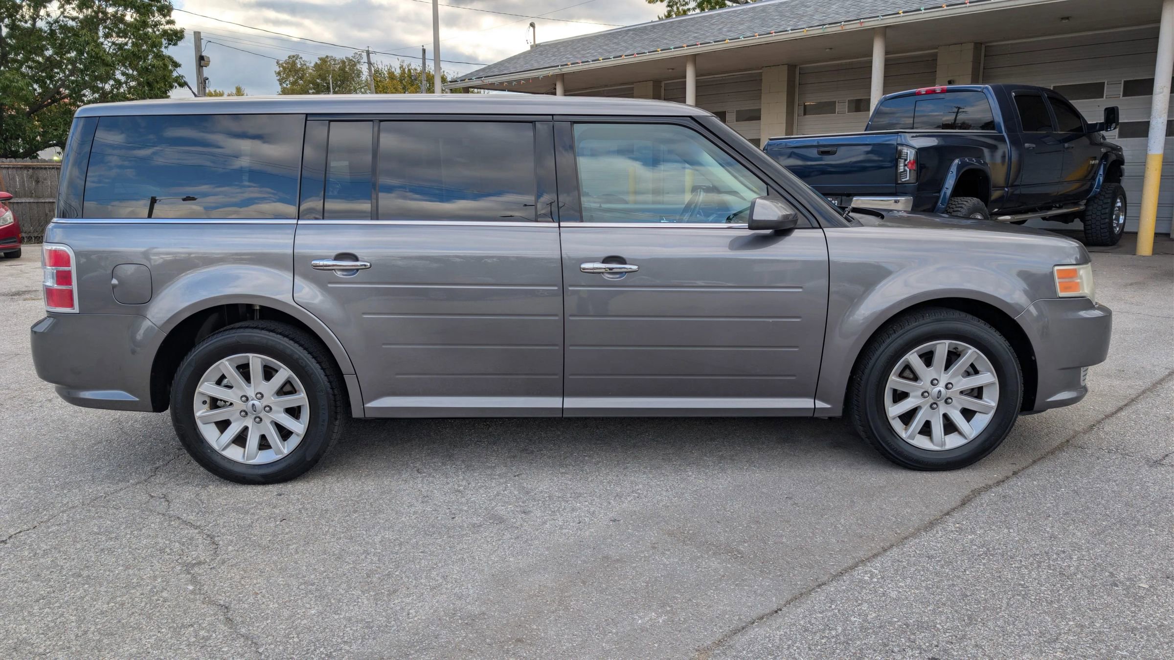 Used 2010 Ford Flex SEL image 8