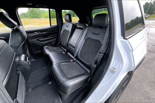 Used 2025 Jeep Grand Cherokee Altitude AWD/4WD image 22