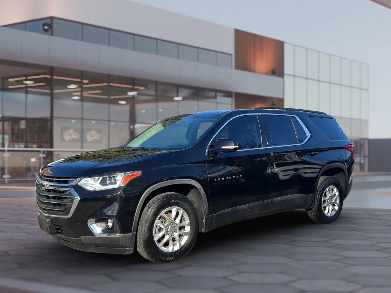 Used 2020 Chevrolet Traverse LT