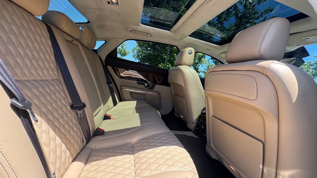 Used 2018 Jaguar XJ L Portfolio RWD image 7