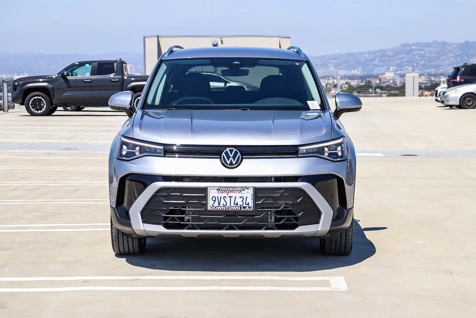 New 2025 Volkswagen Taos SE FWD image 2